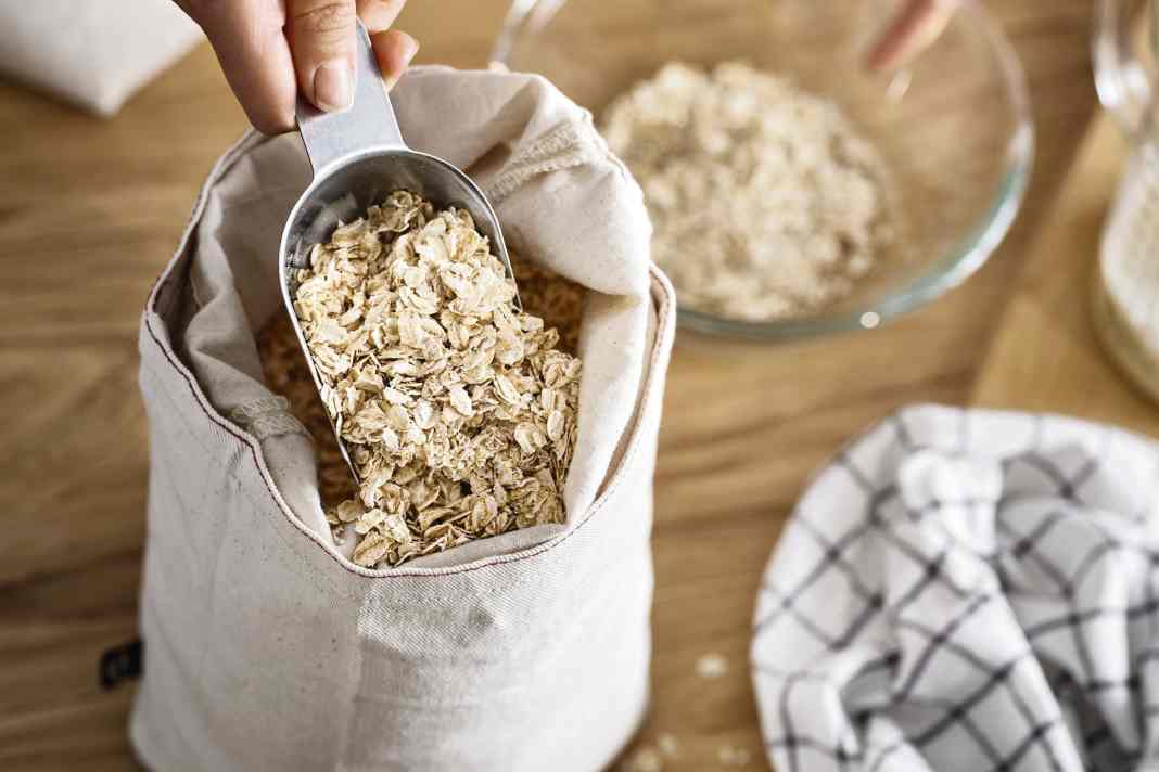 Les sacs à poussière textiles avantageux "Gullrismot" d'Ikea conviennent pour tous les aliments secs.