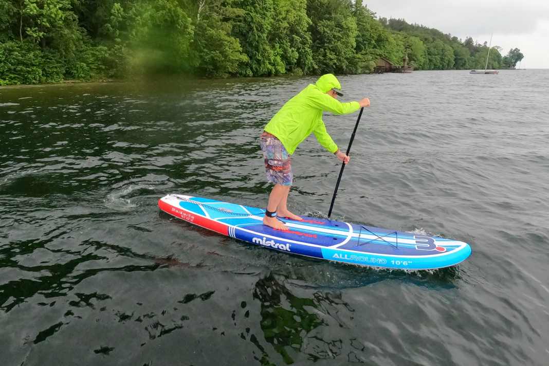 Avec trois ailerons, la planche va bien tout droit
