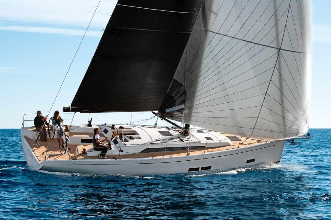Dynamic. With the large Code Zero, the Italian demonstrates her strengths even in light winds