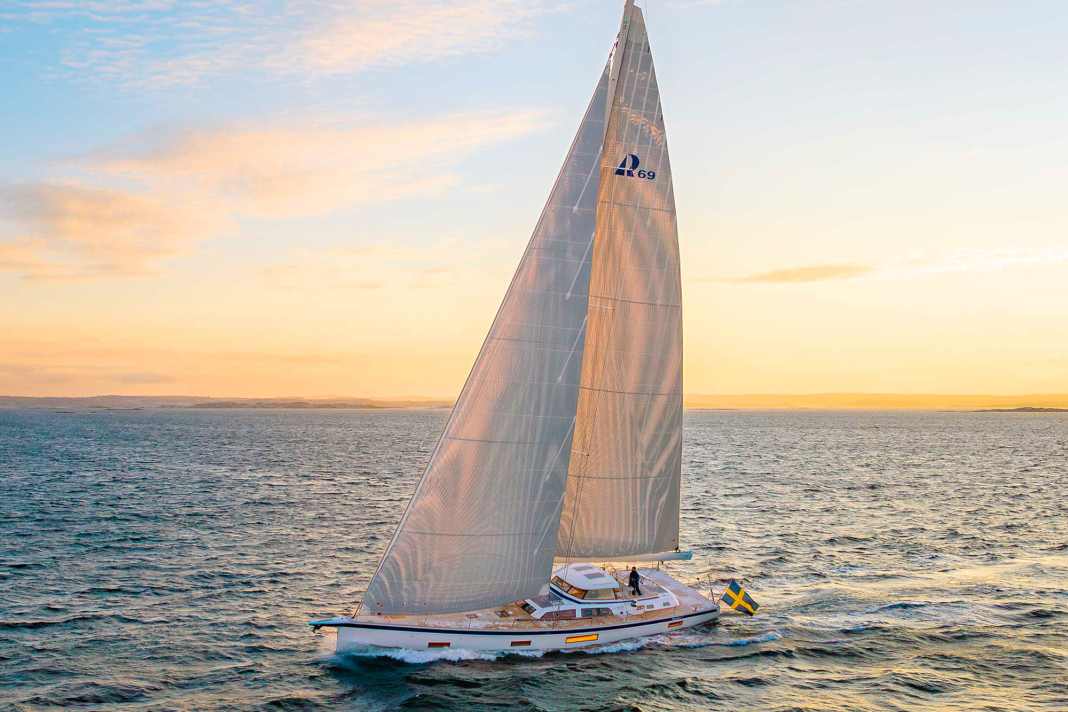 Die Hallberg-Rassy 69 ist die größte jemals von der schwedischen Traditionswerft in Ellös gebaute Yacht und wird auch das größte Schiff auf der Messe boot Düsseldorf sein