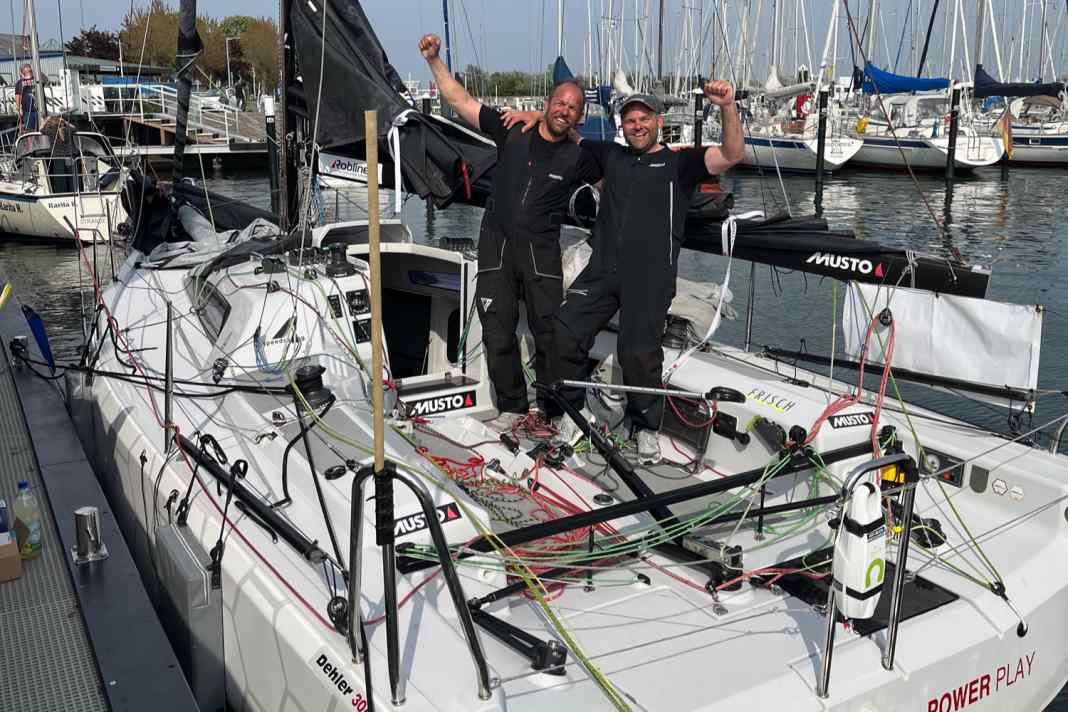 I vincitori in linea della 5a Baltic 500: Oliver Schmidt-Rybandt e Felix Hauss con il loro "Powerplay".