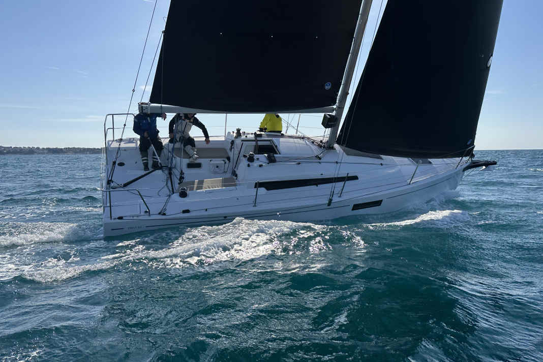 Harmonious lines, wide stern, flat cabin superstructure. The First 30 also looks great.