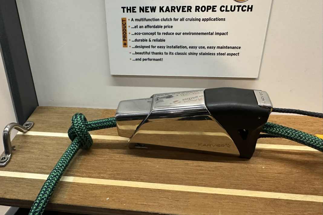 L'arrêtoir de drisse KJS12 de Karver est très compact et facile à entretenir. Il offre une force de retenue allant jusqu'à 1,2 tonne.