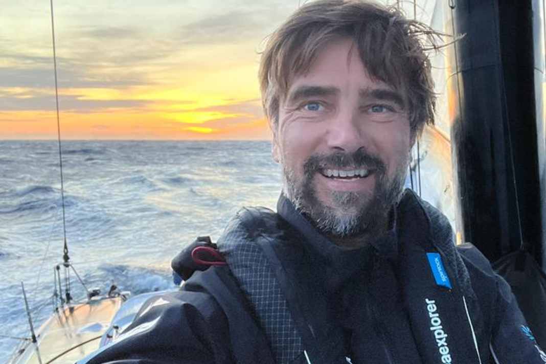 Boris Herrmann war bei der Solo-Regatta "Retour a la Base" als Fünfter gerade gut in Schwung, als ihm eine Serie technischer Probleme harte Zeiten bescherte
