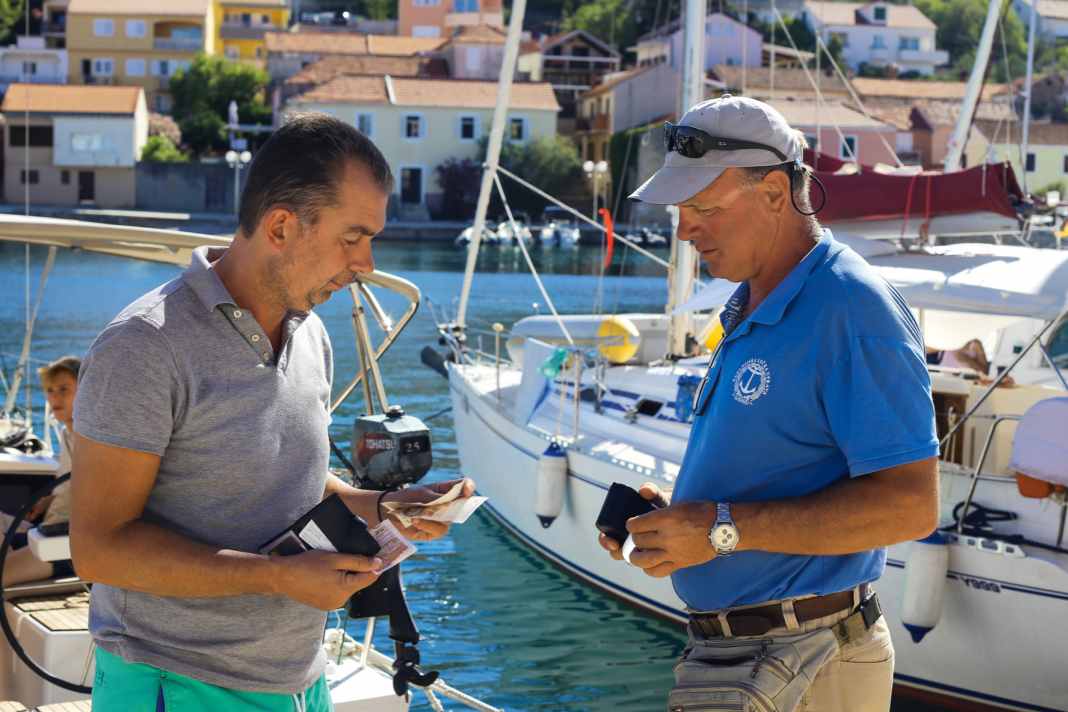 Les voyages en charter sont de plus en plus chers - comme tant d'autres choses. Grâce à ces conseils, vous pourrez faire des économies tout en passant de merveilleuses vacances !