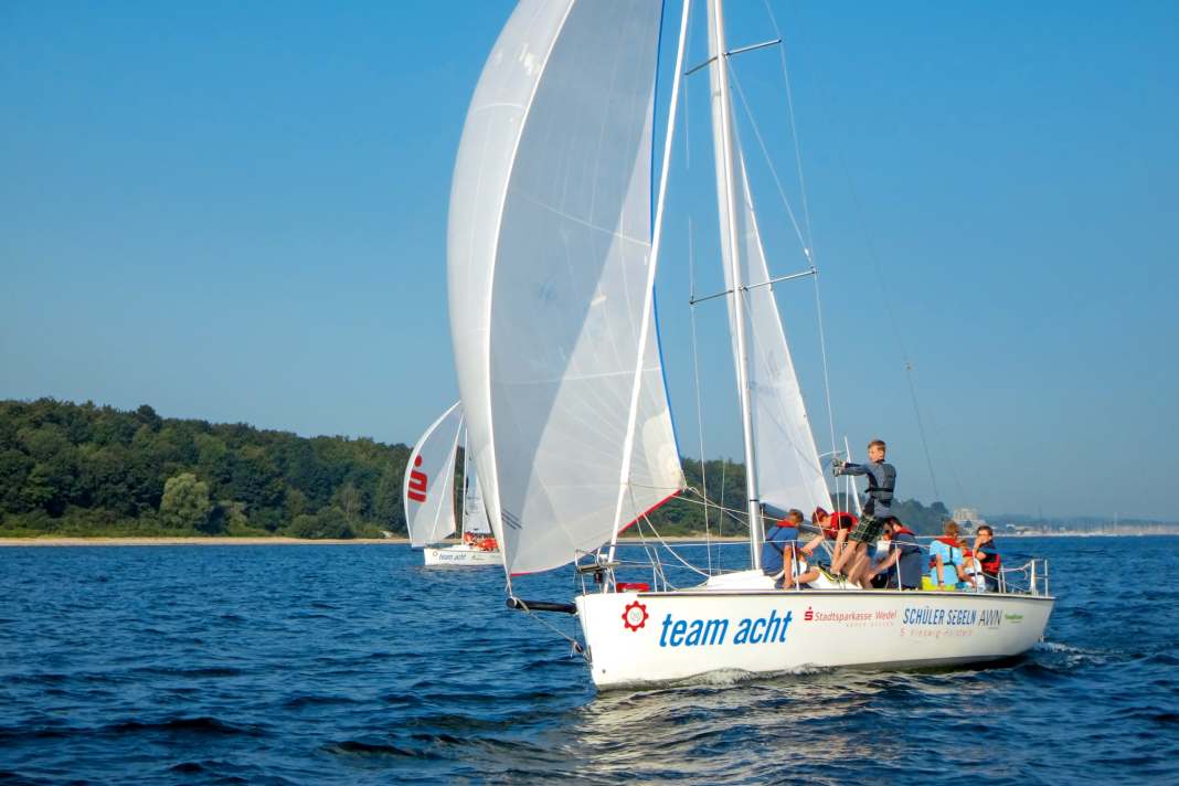 Erfolgreich auf dem Wasser und bei der Spendenakquise: Der Verein Schüler Segeln Schleswig-Holstein hat schon Tausende Kinder und viele Geldgeber ins Boot geholt