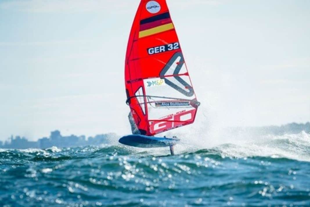Alica Stuhlemmer has already completed her first weeks of training in iQFOiL windsurfing in her home waters of Kiel