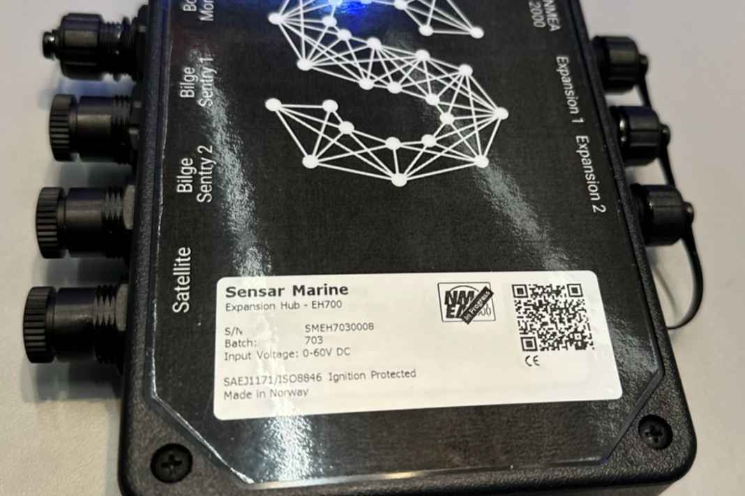 Con Sensar Marine Expansion Hub, i dati della rete NMEA2000 possono essere monitorati anche a distanza.