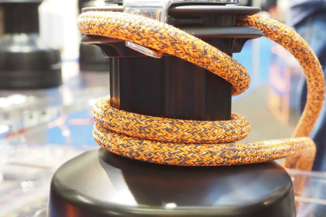 The manual S-series winches are available in sizes 30 to 66