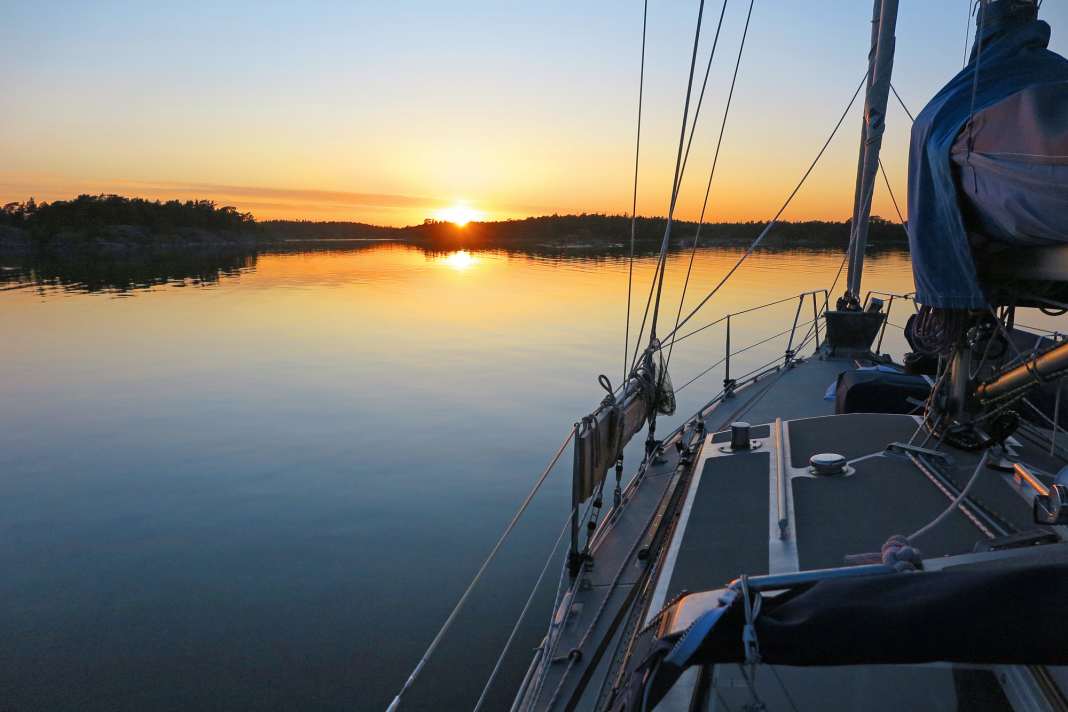 The plan is to experience and enjoy as much as possible - here in one of the many anchor bays in the eastern Swedish archipelago