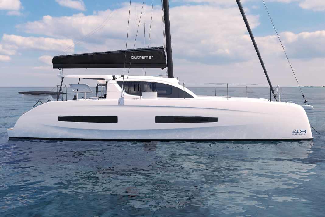 Schlanke Rümpfe, wenig Freibord dazu die Buge im Wavepiercer-Stil. Die Konstruktion des Outremer 48 ist klar auf eine gute Segelleistung ausgelegt.