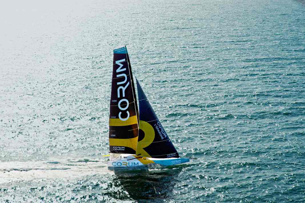 Bitter: The mast of the "Corum L'Épargne" broke last night
