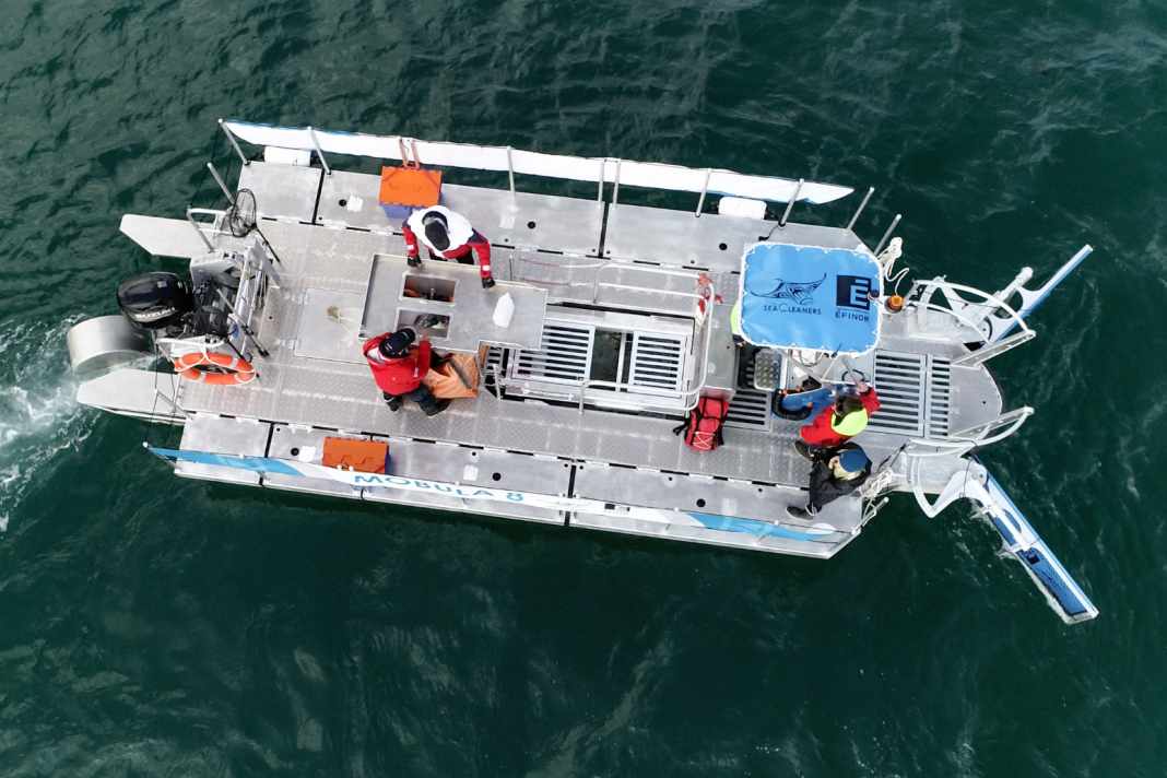 Die "Mobula 8" der Sea Cleaners hat ihre Arbeit aufgenommen