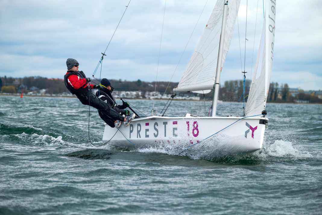 The harness can make for more upright and faster sailing, but is not a must. The long edge offers good stability