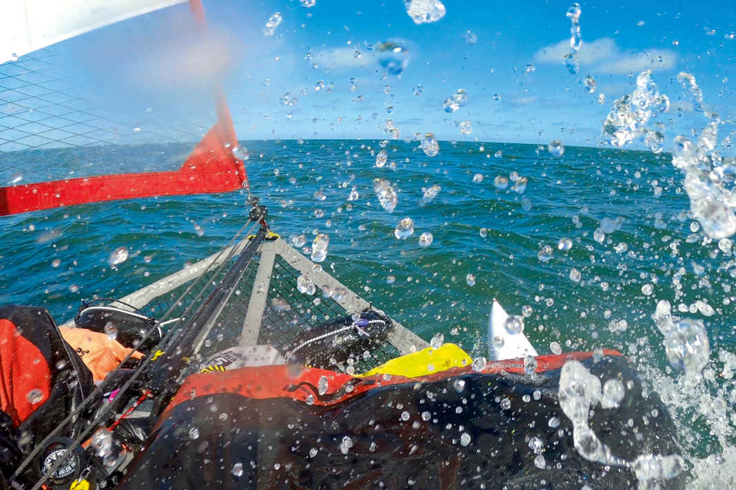 Vollbepackt auf Tour.  Mal segelt der Skipper übers Wattenmeer, mal über die Nordsee – aber immer dicht am Wasser