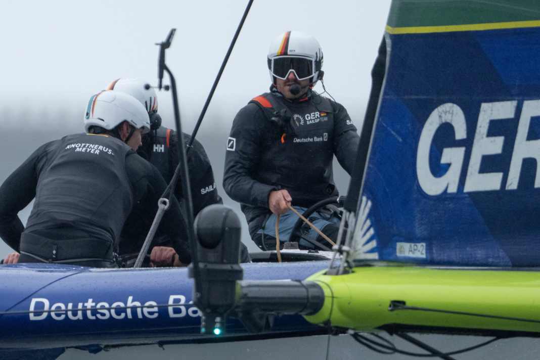 Erik Heil und das Germany SailGP Team.