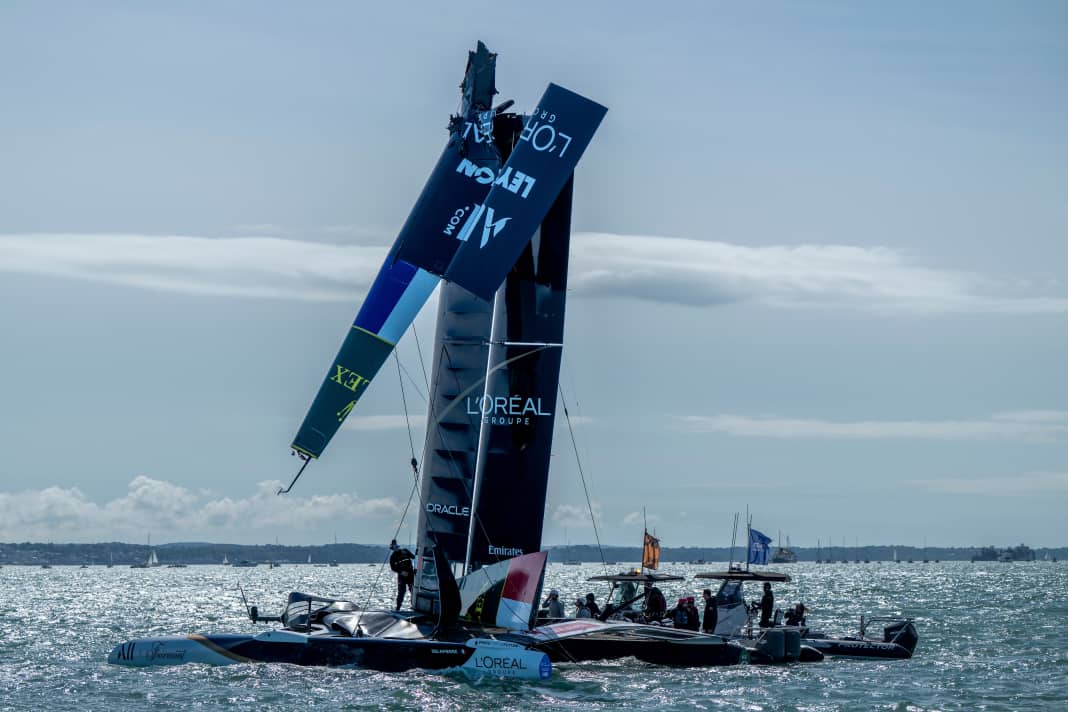 Another broken wing in the SailGP. The wing world just seemed to be back in order when "Les Bleus" were hit in the last training session before the start of the race...