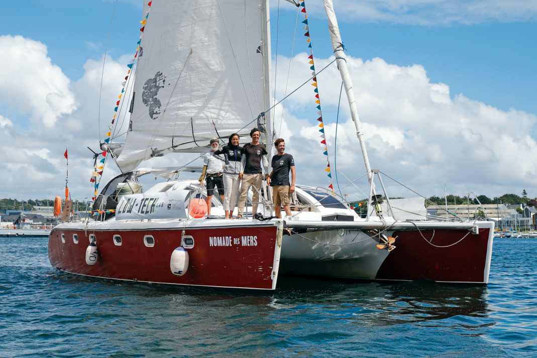 Die junge Crew aus Frankreich bei der Rückkehr von ihrer Weltumsegelung