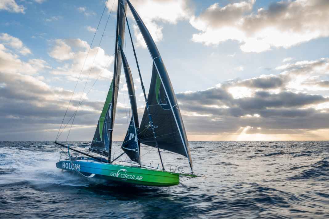 Kevin Escoffiers Team Holcim – PRB führt die Imoca-Flotte auf Etappe eins an