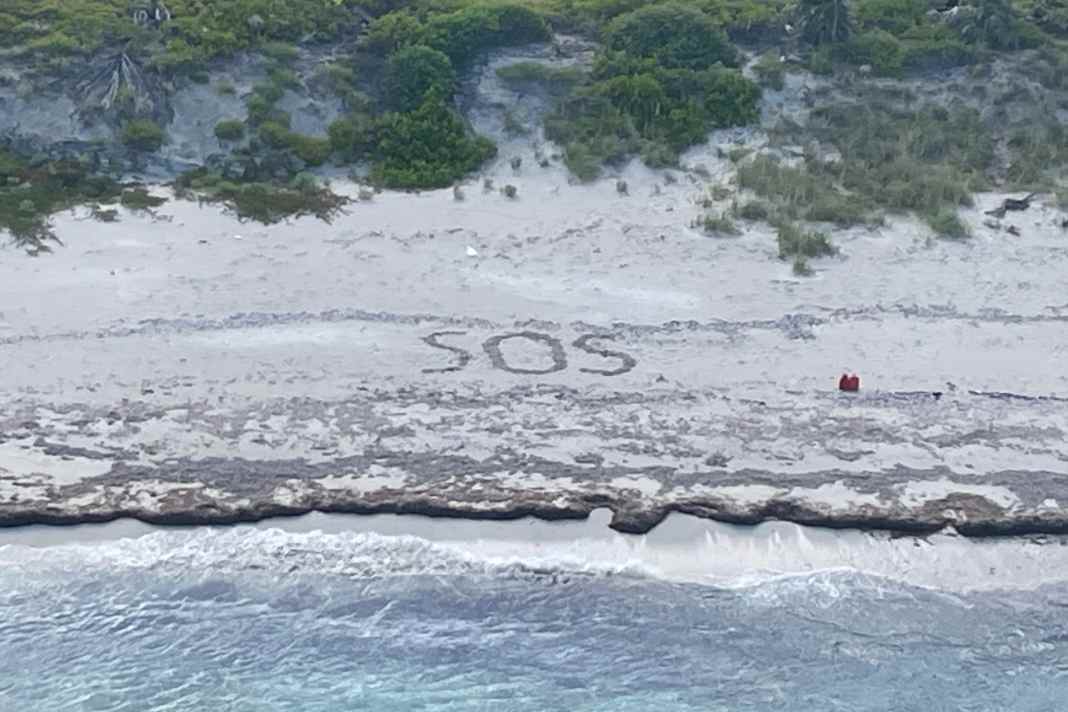 Cinematic and undoubtedly the picture of the week: a stranded person was able to draw attention to himself with this distress signal