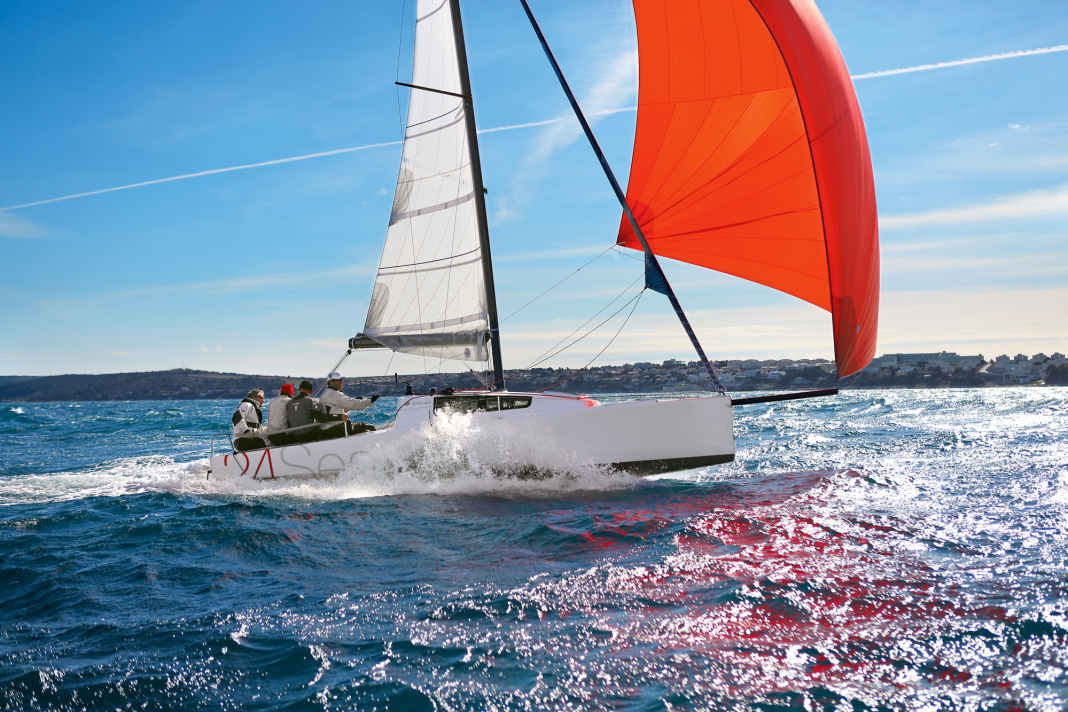 As fast as a sports boat, almost as spacious as a small cruiser. This mix makes the former Seascape practically unrivalled on the market