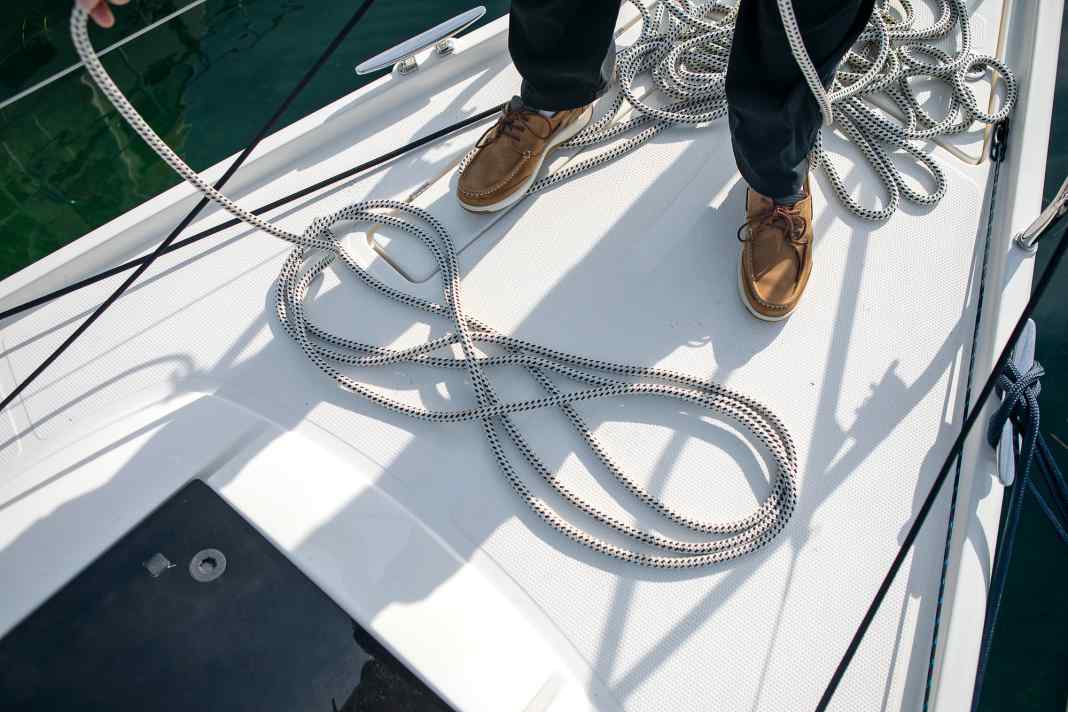 Wieder werden wechselseitig Achten gelegt, nur auf Deck, nicht in der Hand
