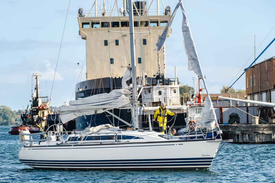 If the damage is not on this scale, you can do it yourself. However, it is at least as important for owners to look after their sails properly