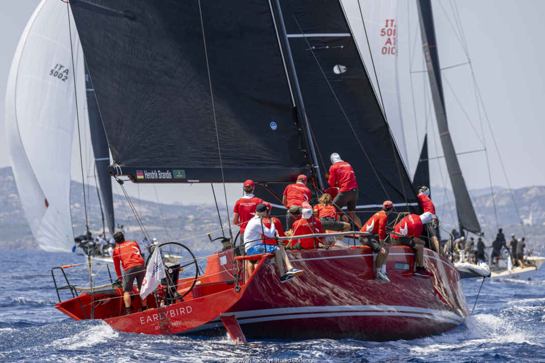 L'Earlybird rosso fuoco di Hendrik Brandis ha conquistato l'oro del Campionato del Mondo al largo di Porto Cervo.
