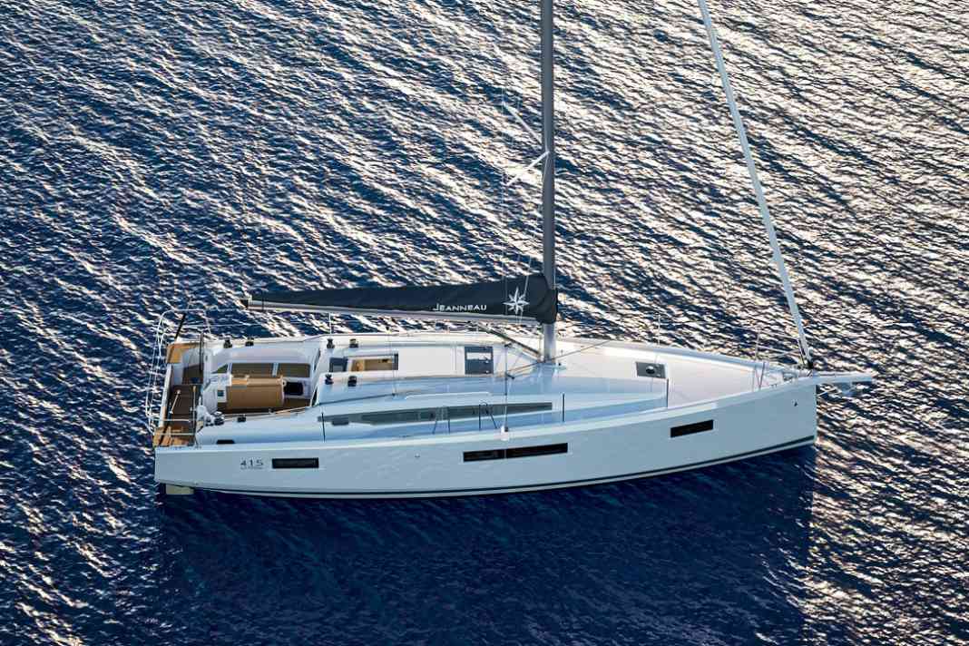 Le Sun Odyssey 415 dispose d'un cockpit walkaround,...