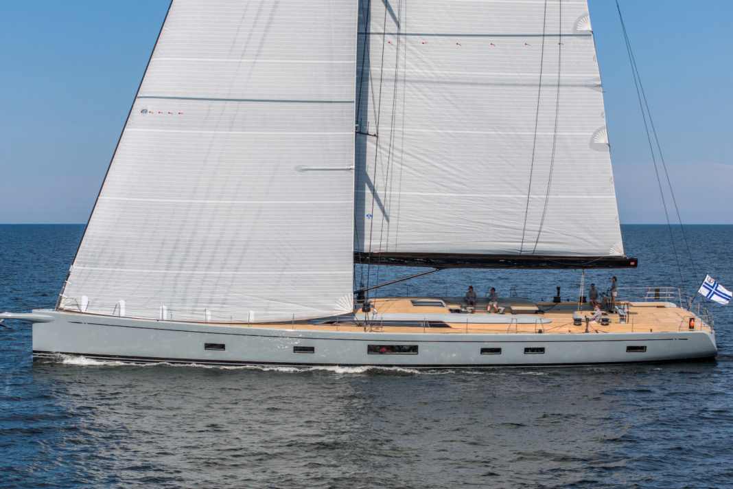 Fruitful co-operation. Germán Frers designed quickly and Lucio Micheletti designed dynamically