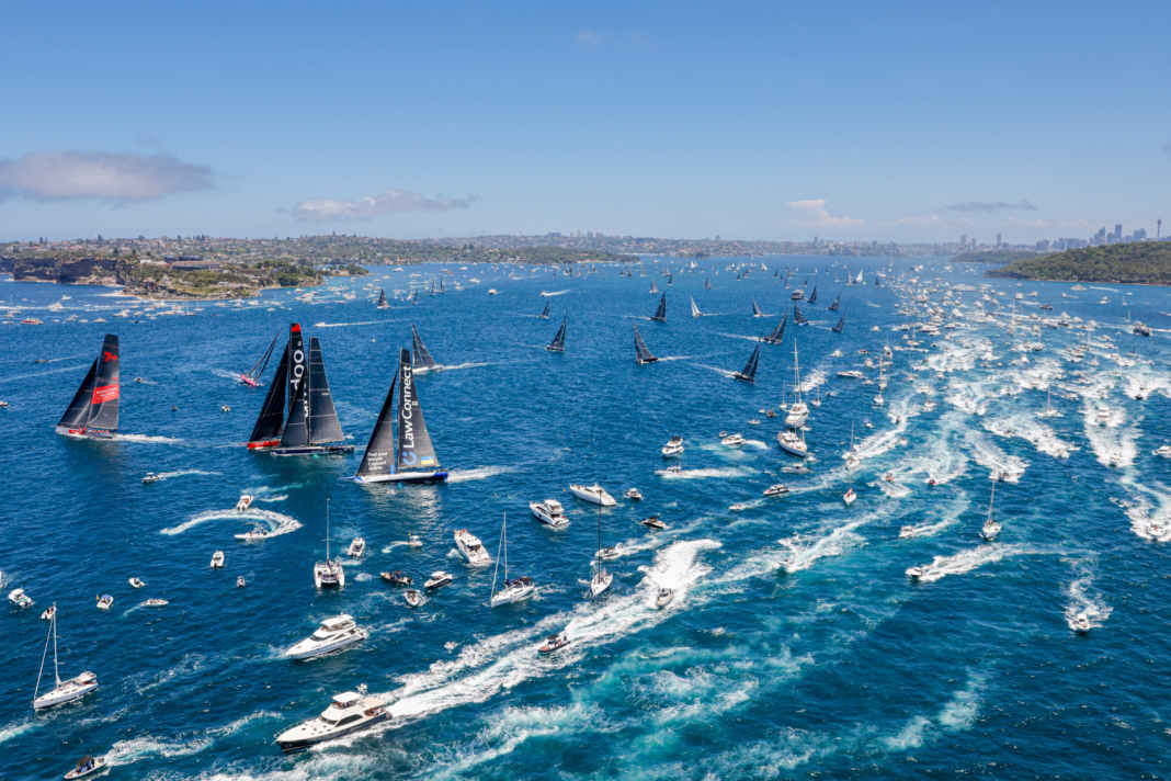Typische Startszene für das Rolex Sydney Hobart Race, das traditionell am "Boxing Day" (2. Weihnachtstag) startet