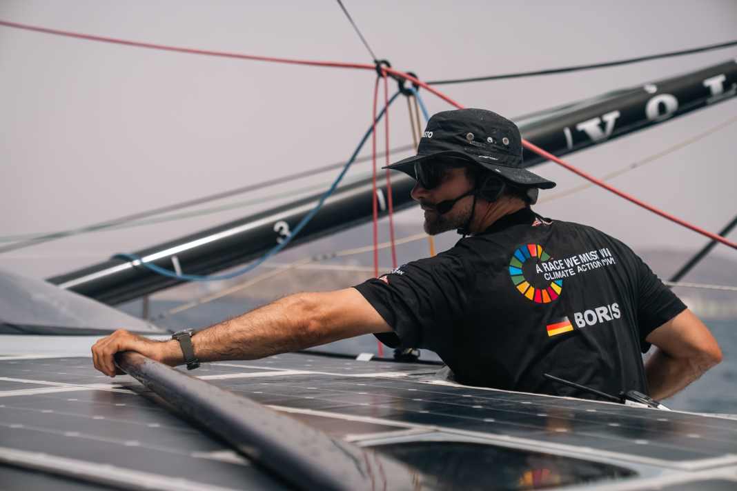 Le fondateur et skipper de l'équipe Malizia, Boris Herrmann, est à la barre.