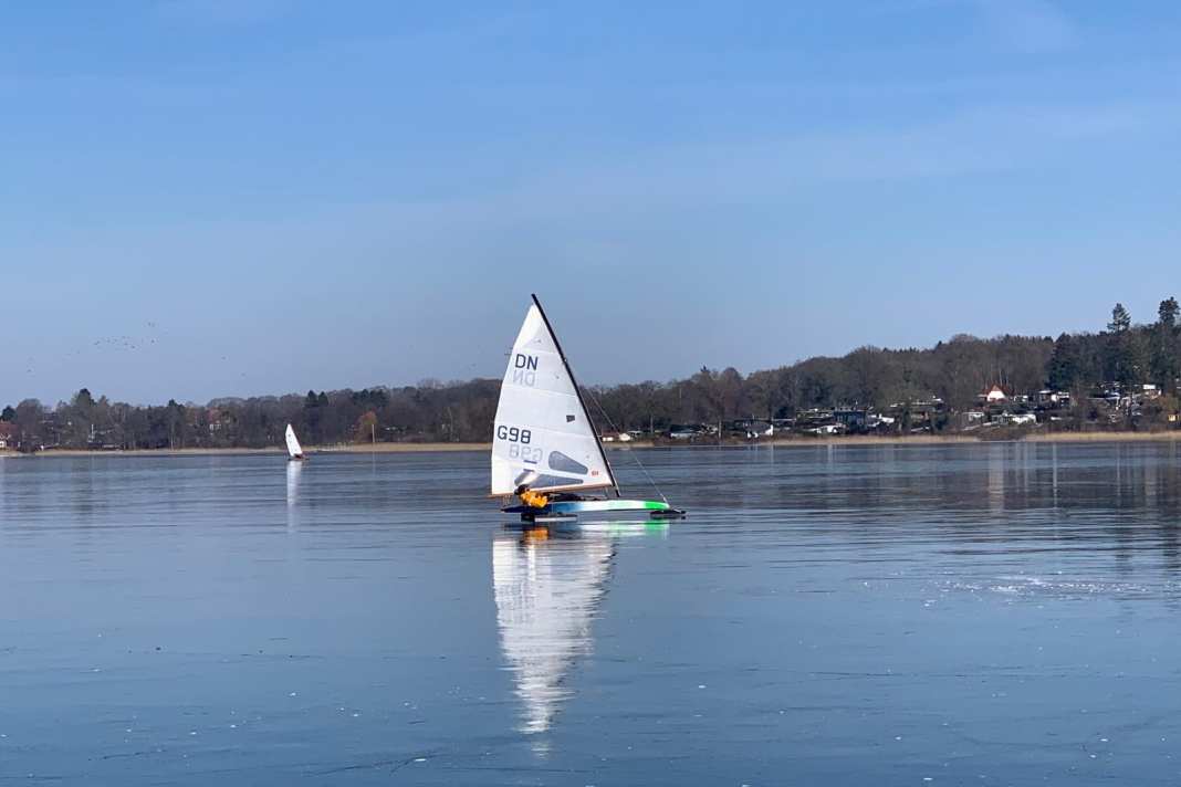 Mirror-smooth ice and blue sky: a DN sledge travelling across Lake Pönitz. The picture was taken today.