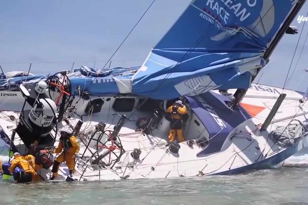 Volvo Ocean Race 2014/15: Die große Doku zum Rennen um die Welt: Die Regatta rief über Seglerkreise hinaus weltweite Aufmerksamkeit hervor, nachdem die „Vestas Wind“ im Indik auf ein Riff gelaufen war. Das als eines der spektakulärsten seiner Art in die Geschichte eingegangene Rennen wurde von YACHT tv in Spielfilmlänge zusammengefasst.