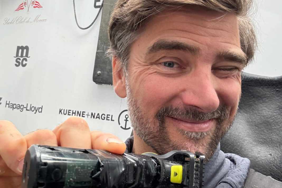 Boris Herrmann überlistete seinen kaputten Rasierer erst mit einem MacGyver-Trick, stutzte sich dann den Bart.
