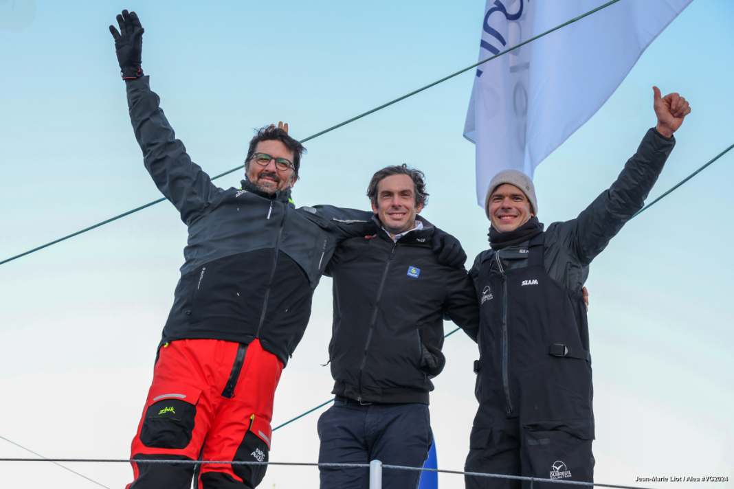 Die Podiumssegler der 10. Vendée Globe: Sieger Charlie Dalin, der Zweite Yoann Richomme und Seb Simon.