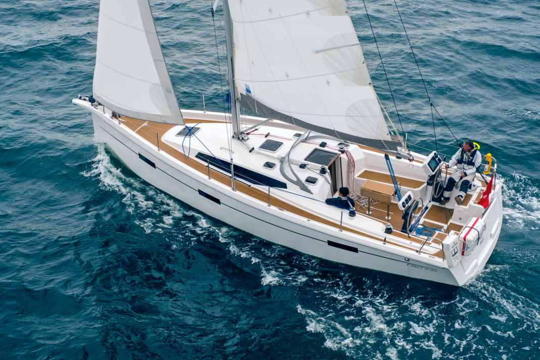 Contemporary shapes, a high bulwark, a distinctive cockpit: Sergio Lupoli's design is well worth seeing