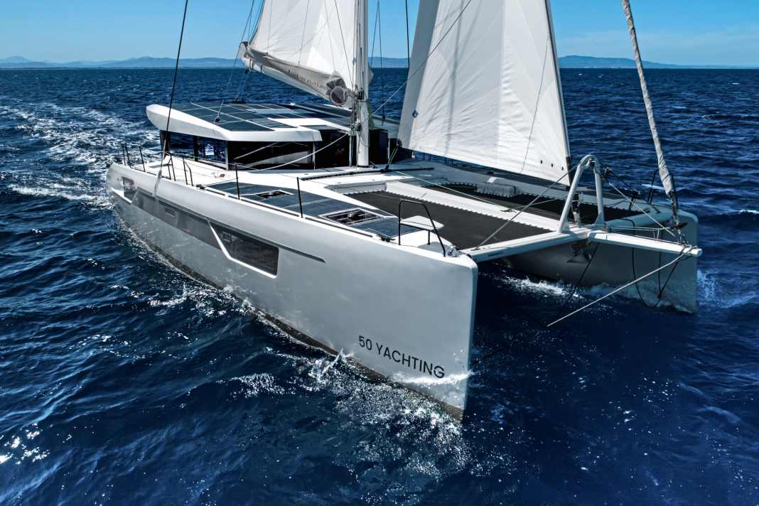 Der neue Windelo 50 unter Segeln. Der nachhaltig gebaute Kat soll ganz ohne fossile Brennstoffe auskommen