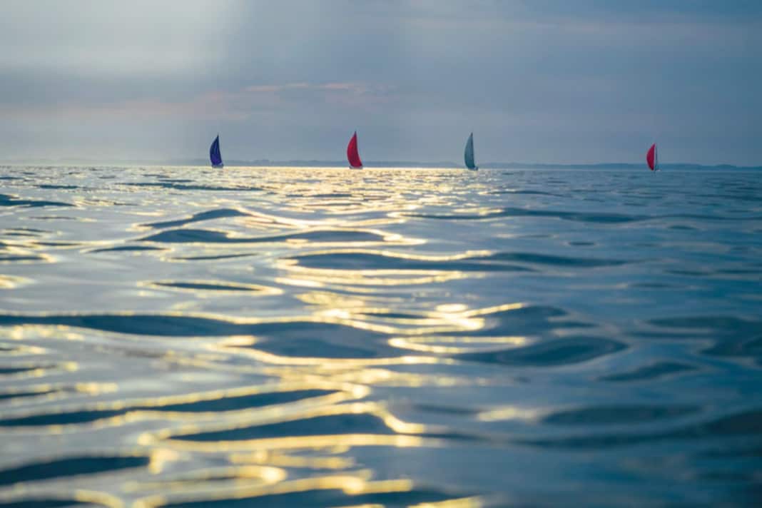 Abendflaute auf der Kieler Außenförde. Auch das kann Ende Juni vorkommen