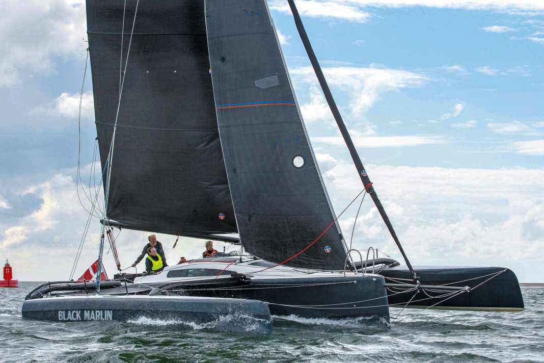 "Black Marlin" in cruising mode. On 15 September, the boat starts again in the Silverrudder