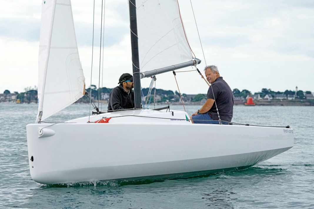 Quite a radical design idiom: the full front compensates for the volume at the rear. The strikingly wide waterline at the stern reduces the wetted surface area