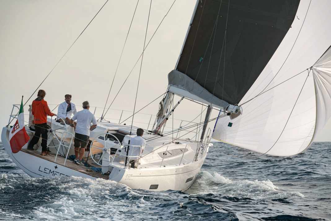 Strong in the draft: The sporty Italian is particularly well loaded with the top gennaker. The performance capacity is correspondingly high