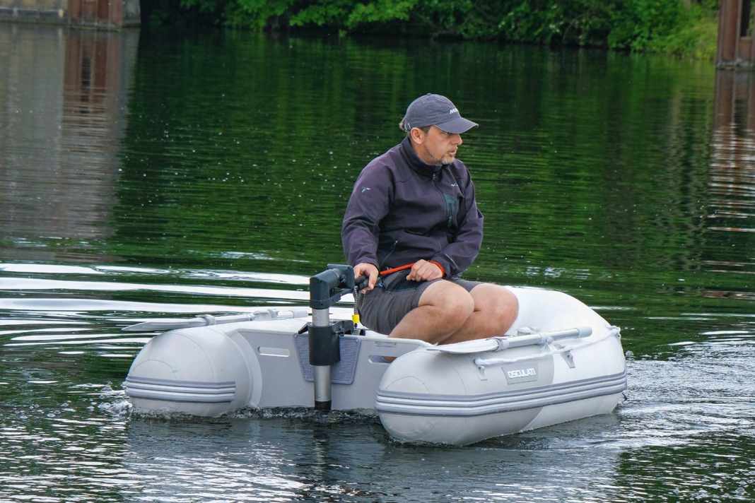 Thrustme Kicker: Mit dem kompakten Motor lässt es sich sehr gut manövrieren. Der Schub reicht aus. Bei langsamer Fahrt genügt auch die Akkukapazität