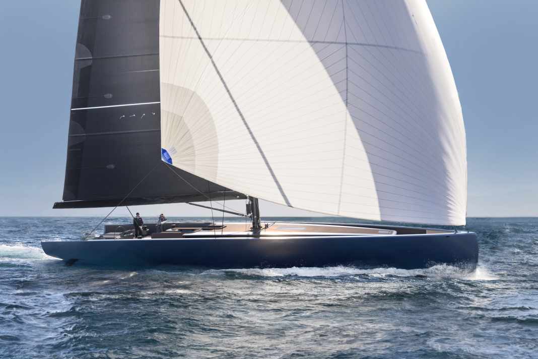 Elegance in its purest form. The ship has no actual cabin superstructure and no railing. The running deck is recessed and runs as a kind of channel around the ship