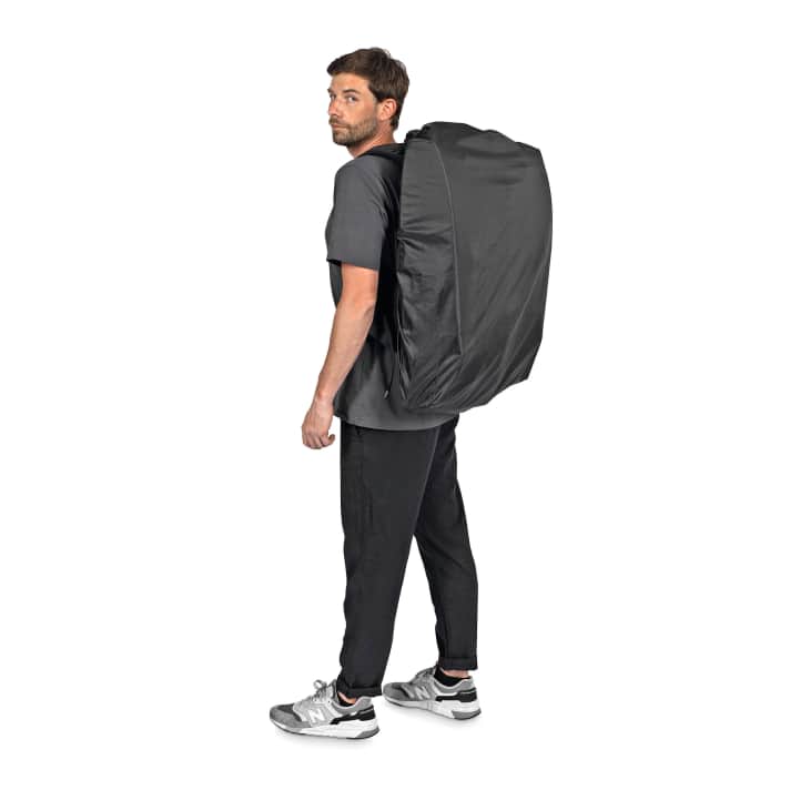  Zusammengefaltet und verpackt lässt sich das Falt-Kajak wie ein Rucksack transportieren
