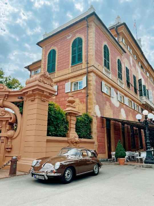 Im Capolago Hotel in Varese hat man das Auto immer im Blick – zu jedem Zimmer gehört ein Parkplatz