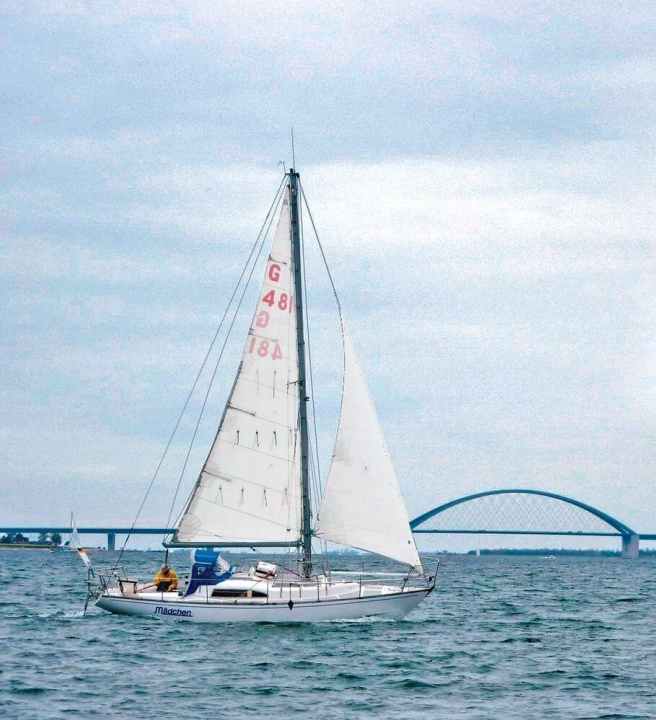   Calligaro a acheté sa "fille" en 1987, alors que le bateau, un yacht de série en fibre de verre de 9,25 mètres de long de type Dufour Arpège, avait déjà 17 ans.