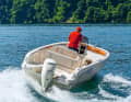 With the 100 hp Mercury, the Invictus 190 FX makes a safe gliding trip