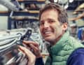 Keeps everything in view and under control: Hans Stützle, master boat builder and head of the Winkler boatyard in Bremen
