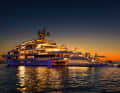 Worth seeing: the 88 metres are clearly identifiable even at night and from a distance. The nine-metre-long Pedrazzini Vivale awaits in the beach club